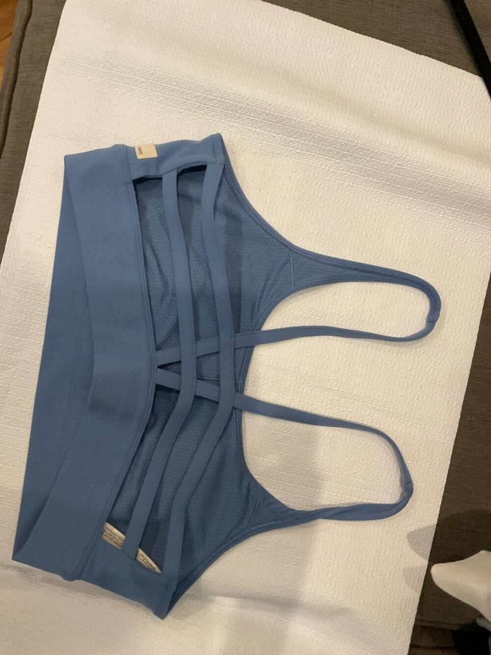 Vuori Slate Blue Strappy Caged Back Sports Bra Size XL - Picture 2 of 3